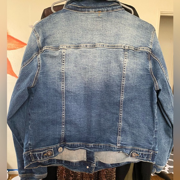 Jean jacket - Picture 2 of 3